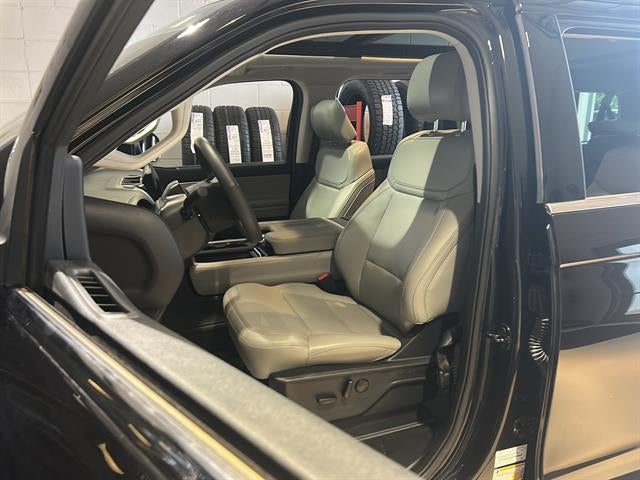 2025 Ford Expedition Active MAX
