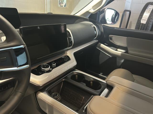 2025 Ford Expedition Active MAX