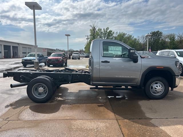 2026 GMC Sierra 3500 HD Chassis Cab Pro