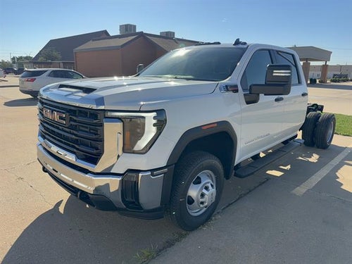 2026 GMC Sierra 3500 HD Chassis Cab Pro