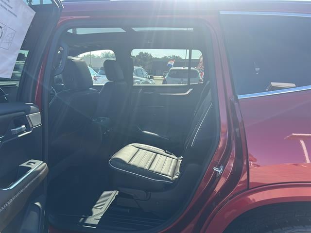 2026 GMC Acadia Denali Ultimate - Photo 10