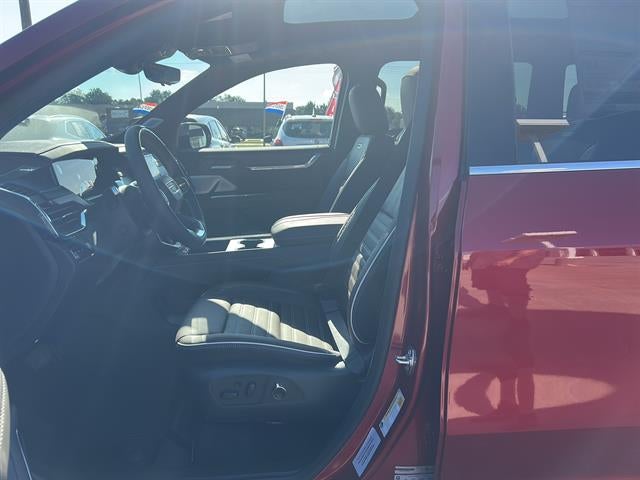 2026 GMC Acadia Denali Ultimate - Photo 9