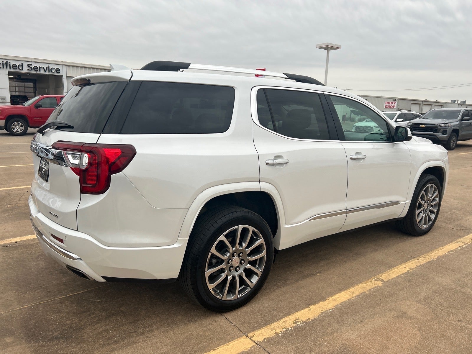 2023 GMC Acadia Denali