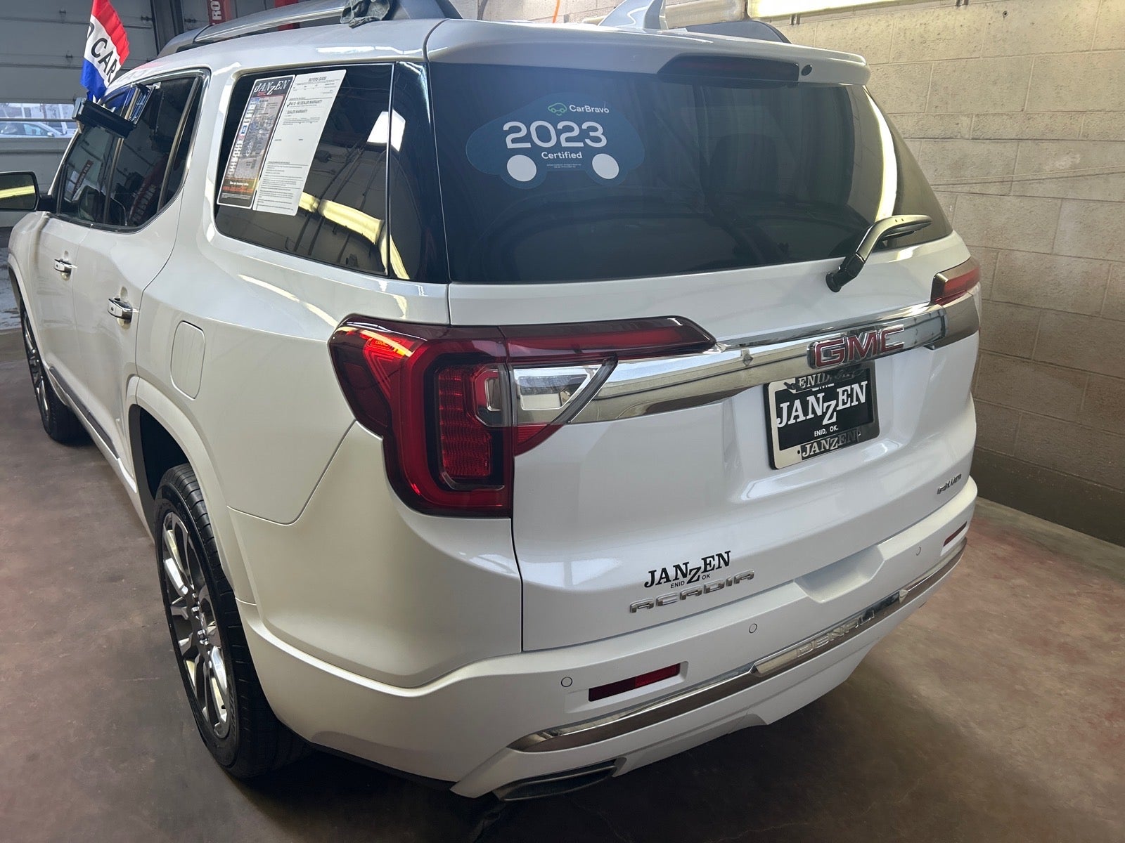 2023 GMC Acadia Denali