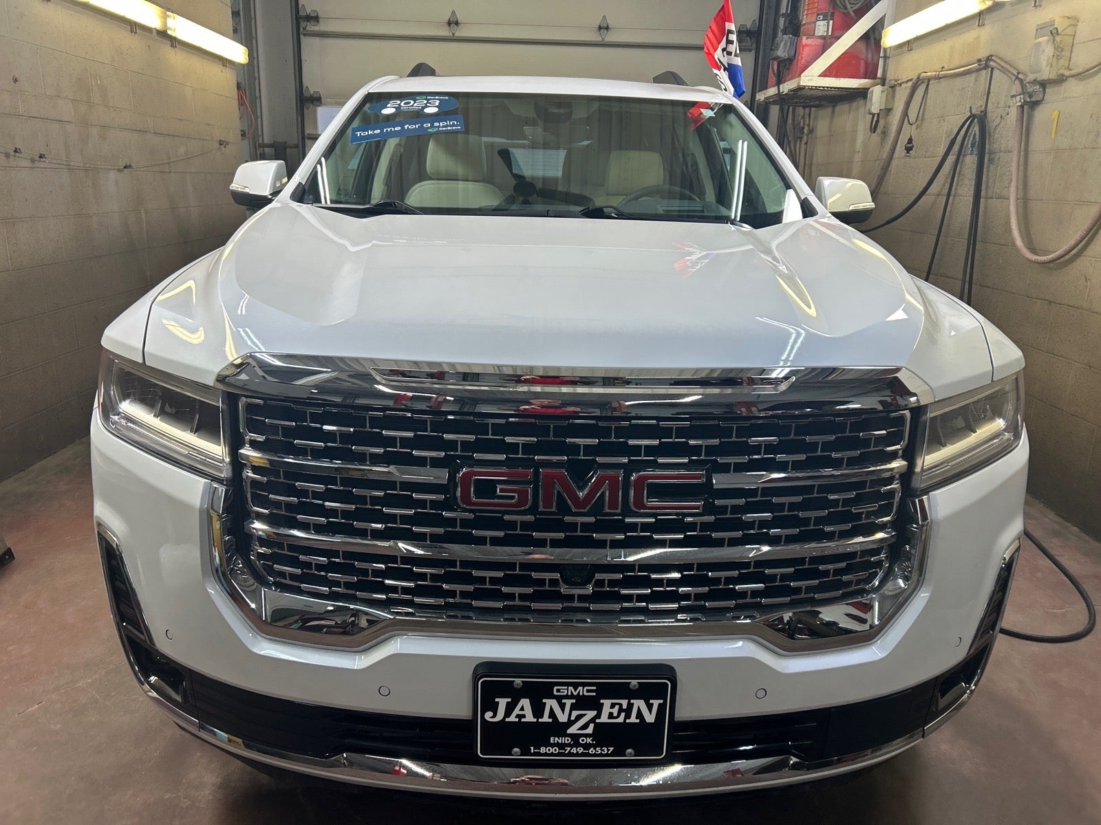 2023 GMC Acadia Denali