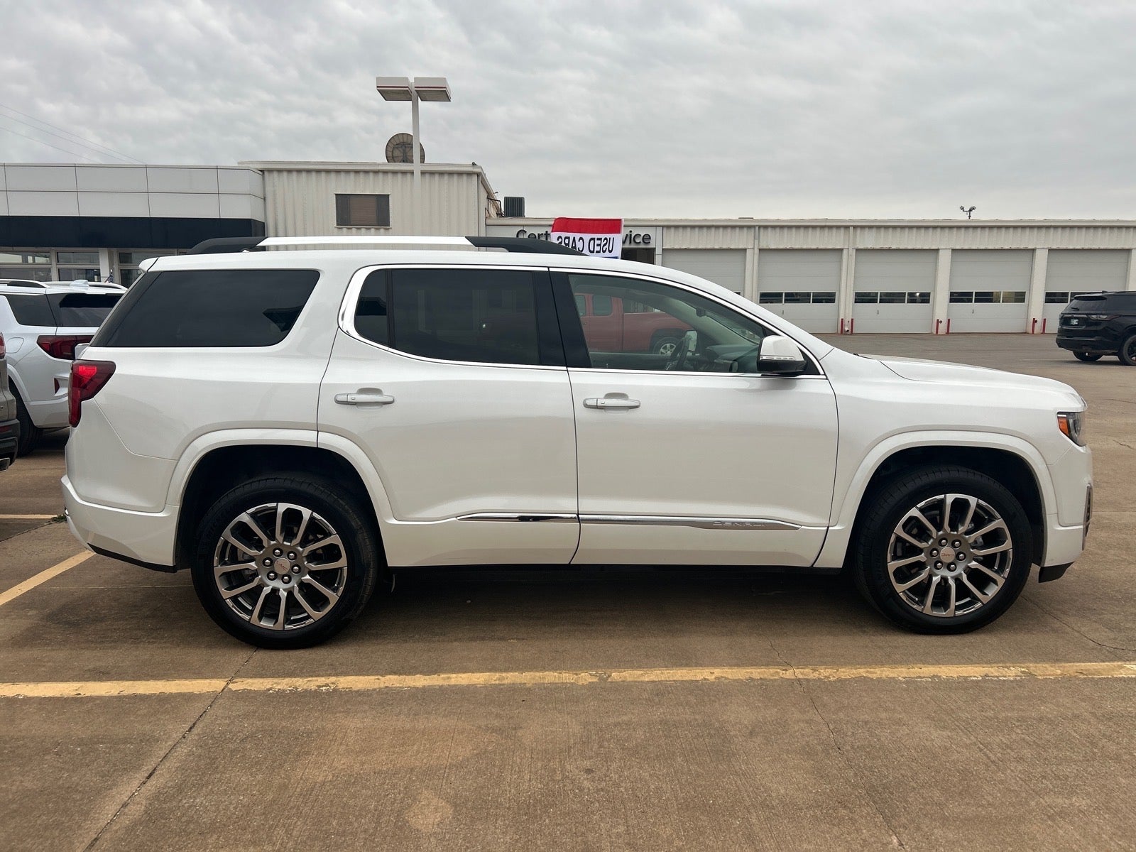 2023 GMC Acadia Denali