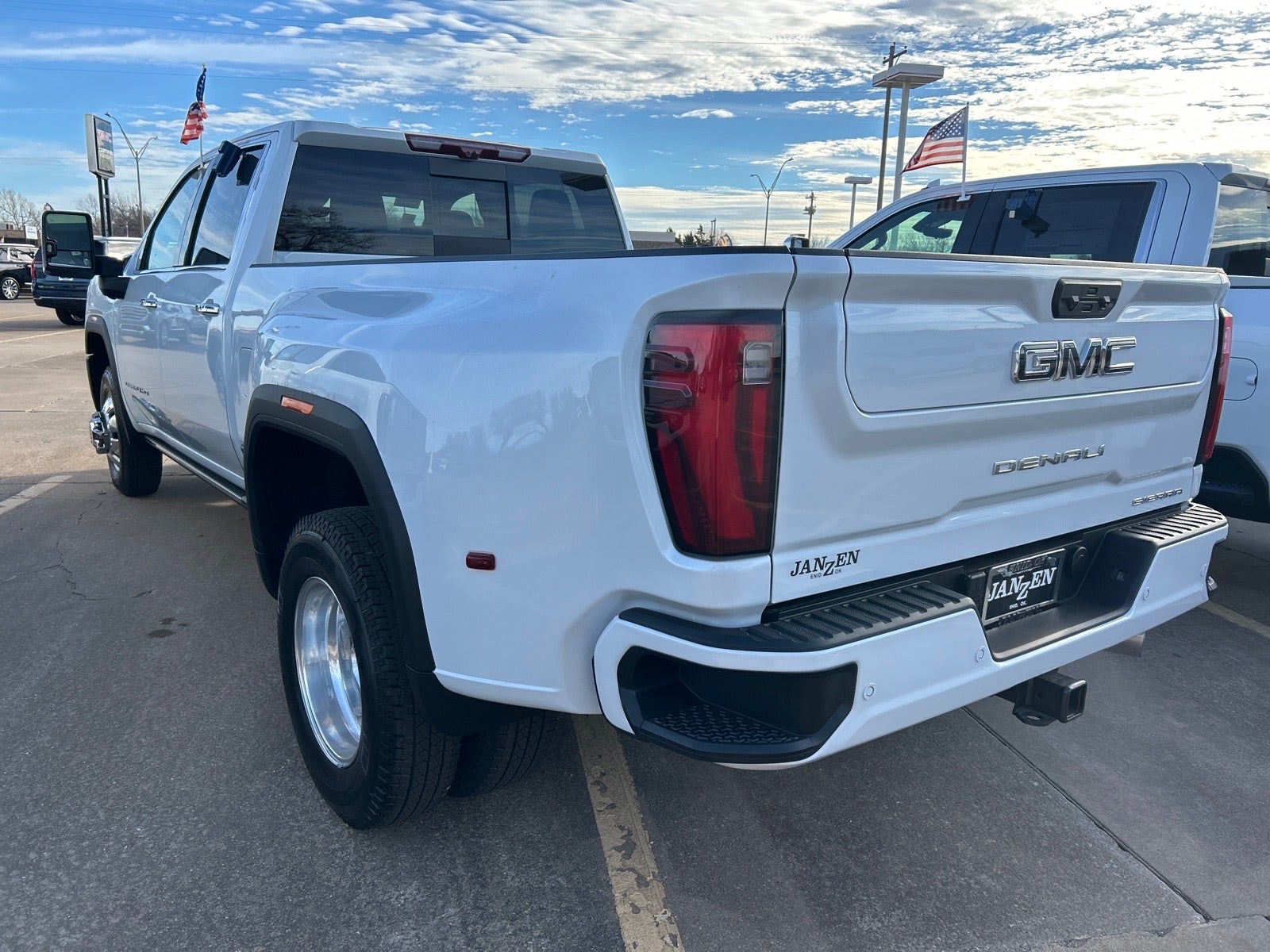 2026 GMC Sierra 3500 HD Denali Ultimate DRW