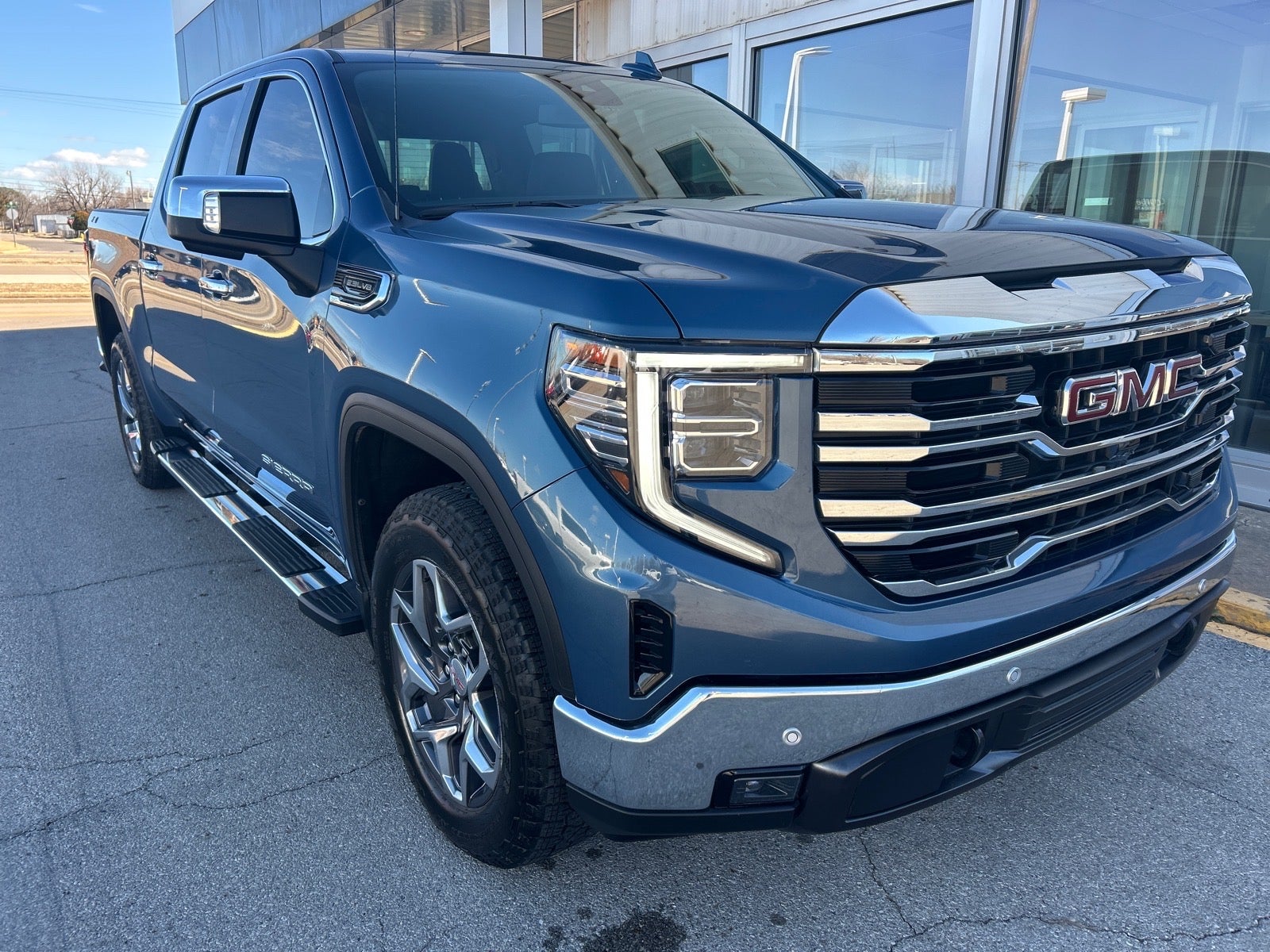 2024 GMC Sierra 1500 SLT