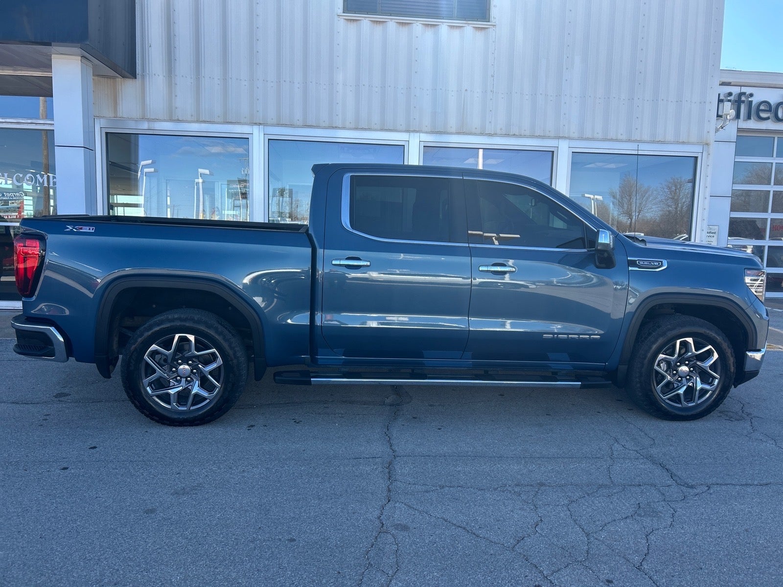 2024 GMC Sierra 1500 SLT