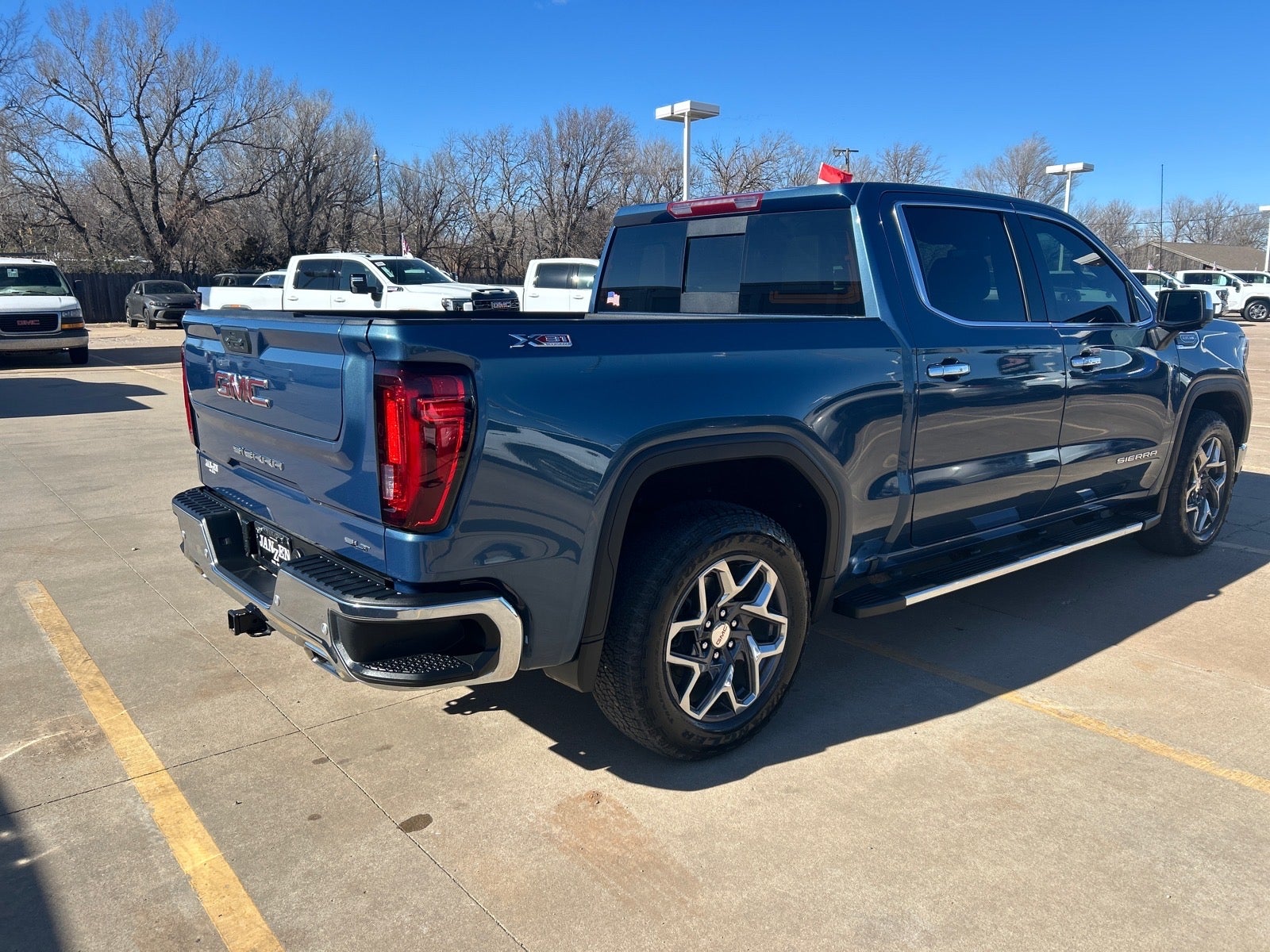 2024 GMC Sierra 1500 SLT