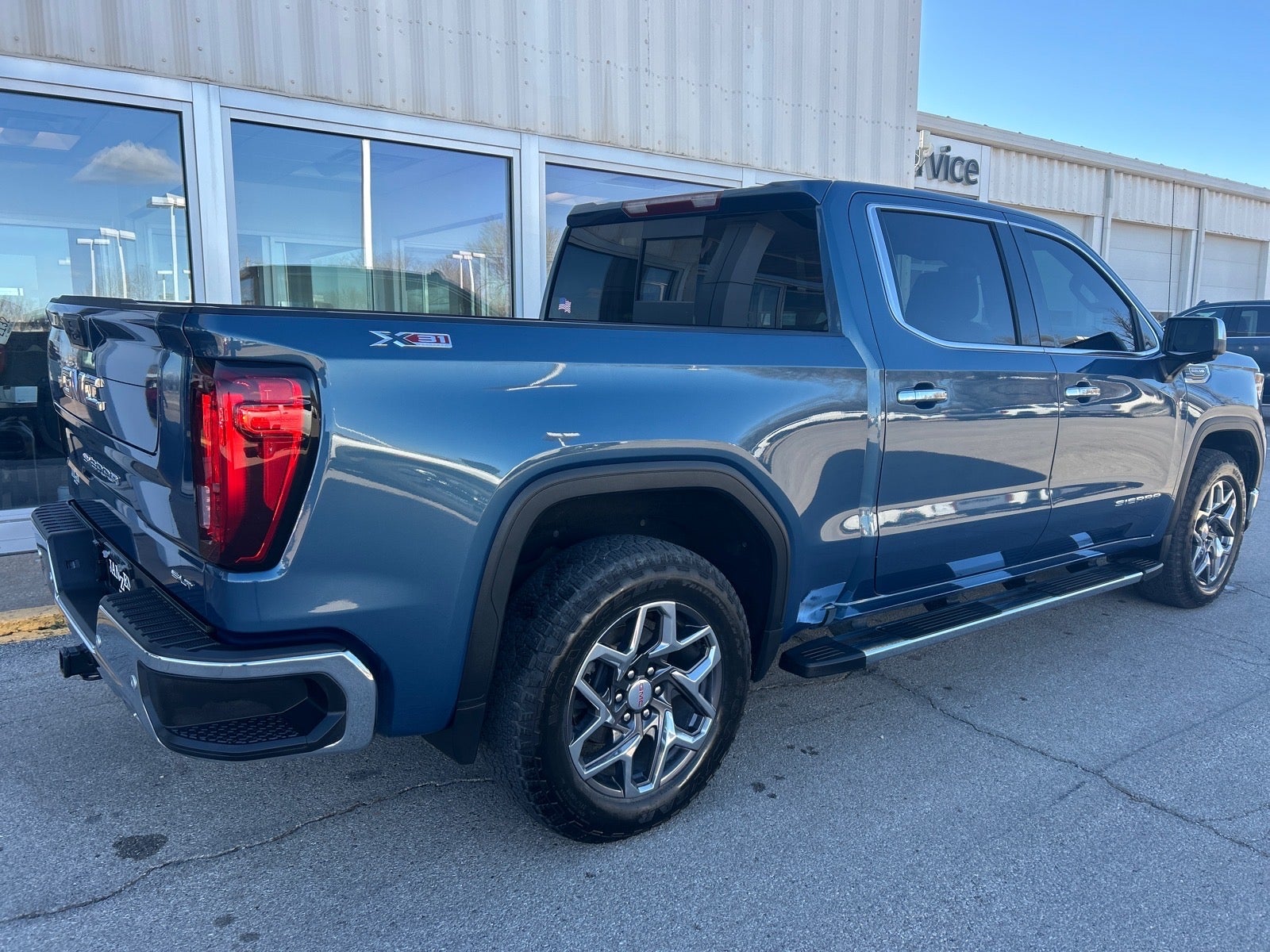 2024 GMC Sierra 1500 SLT