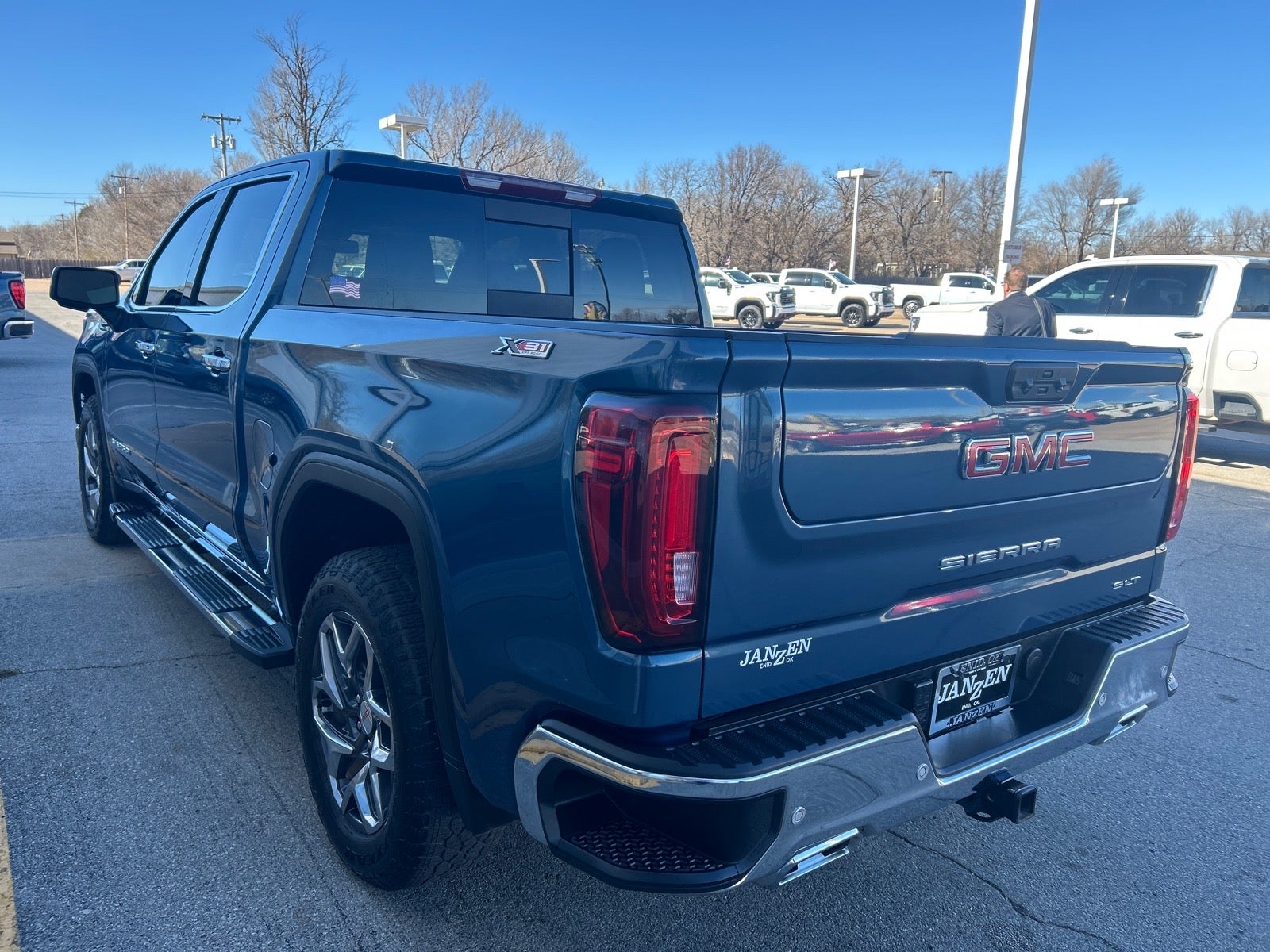 2024 GMC Sierra 1500 SLT