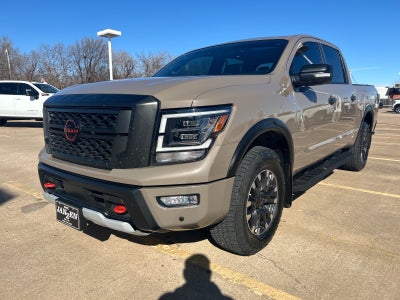 2023 Nissan TITAN Crew Cab PRO-4X 4x4