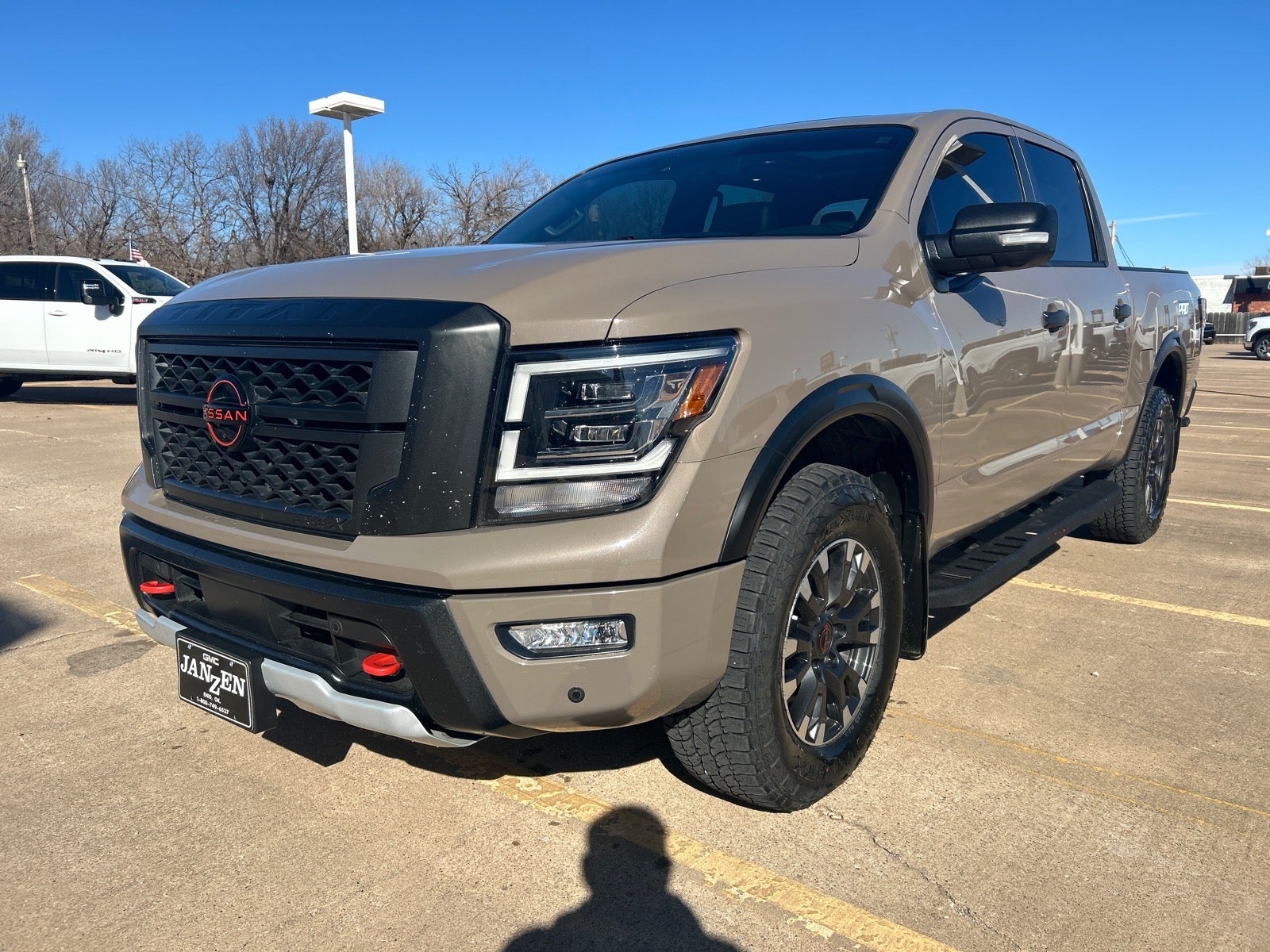2023 Nissan TITAN Crew Cab PRO-4X 4x4