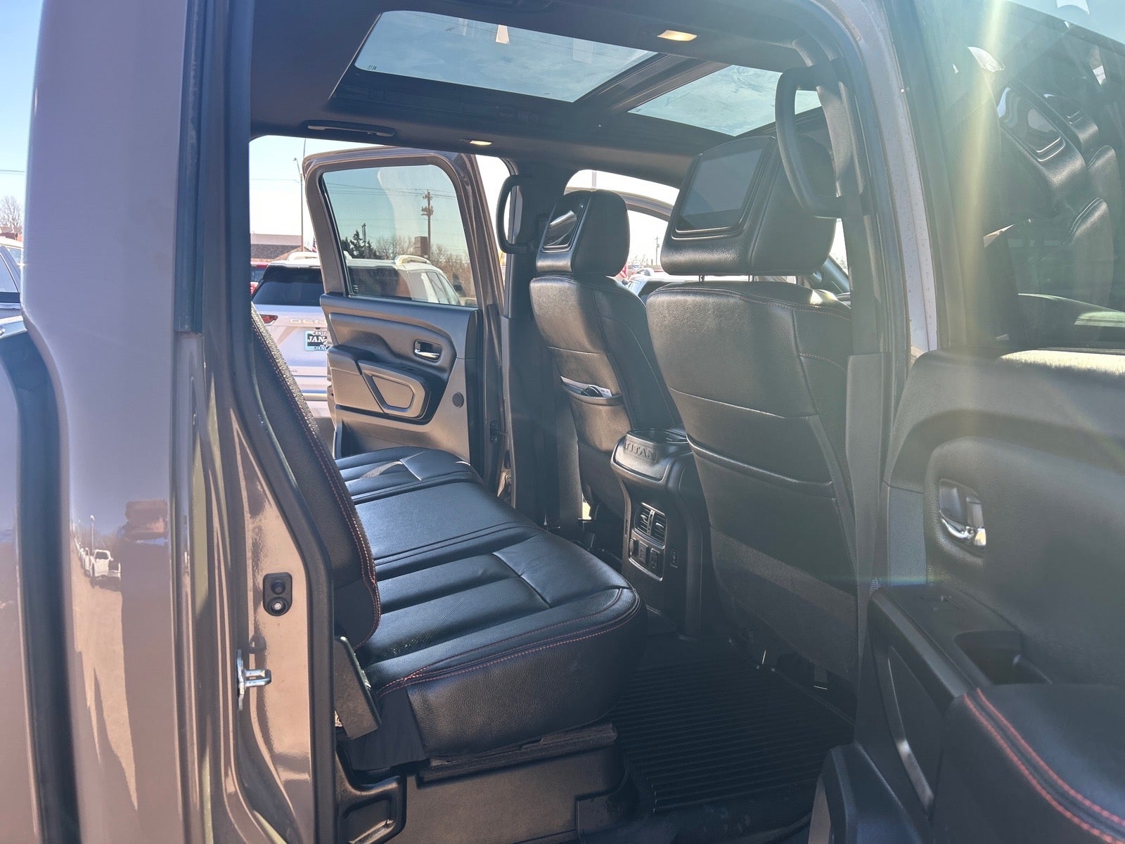 2023 Nissan TITAN Crew Cab PRO-4X 4x4