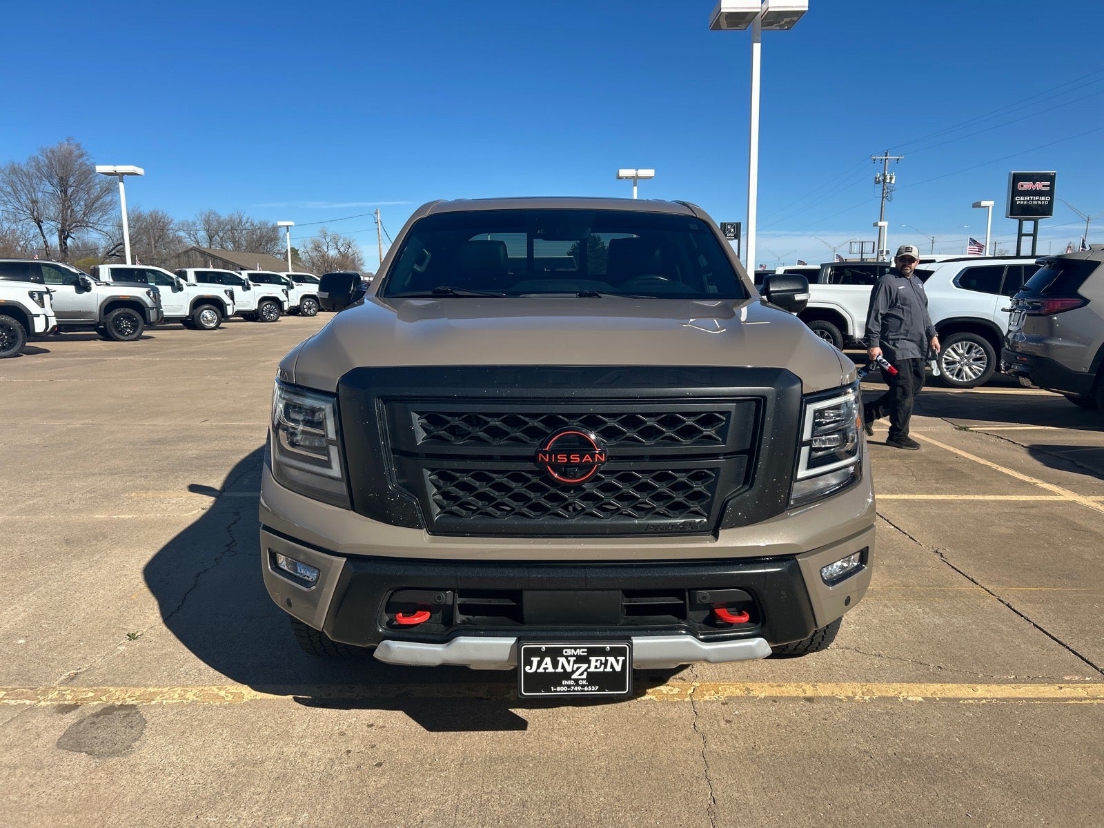 2023 Nissan TITAN Crew Cab PRO-4X 4x4