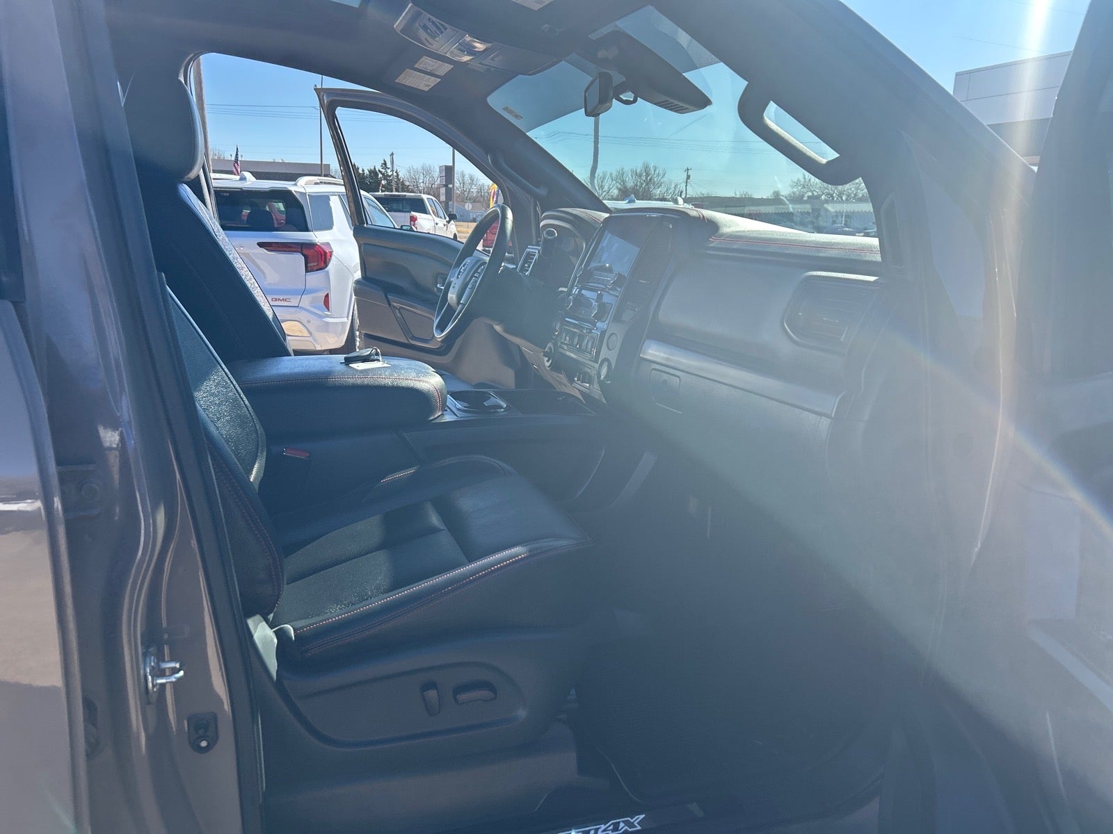 2023 Nissan TITAN Crew Cab PRO-4X 4x4