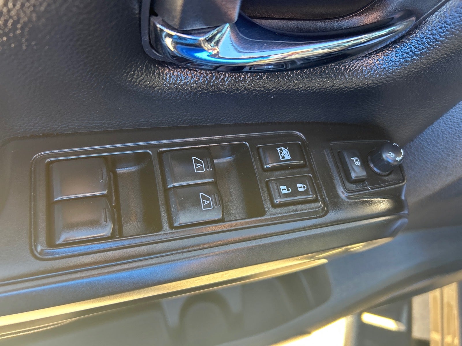 2023 Nissan TITAN Crew Cab PRO-4X 4x4