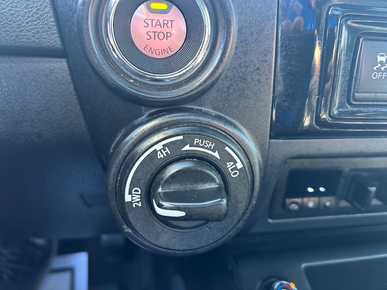 2023 Nissan TITAN Crew Cab PRO-4X 4x4