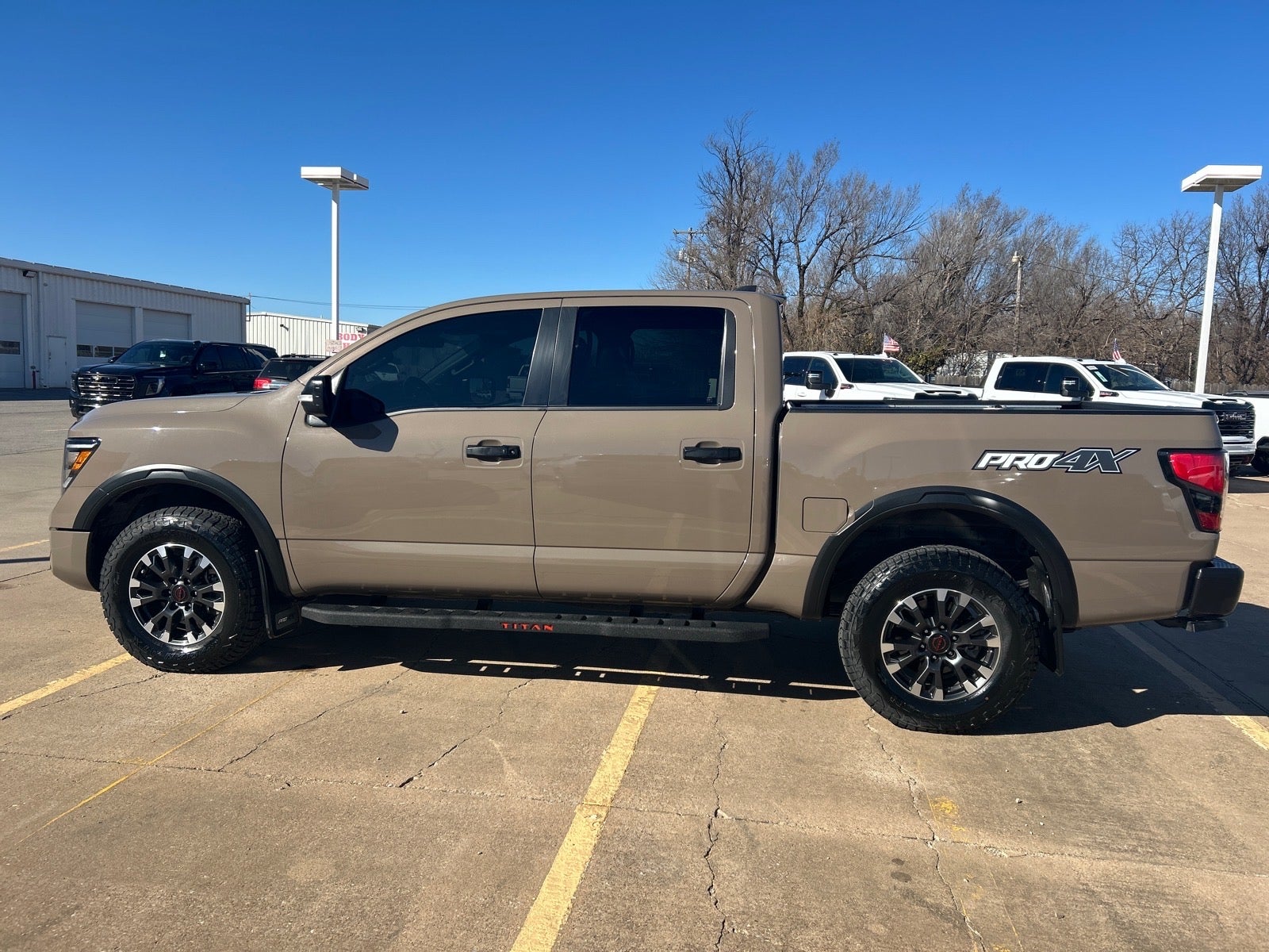 2023 Nissan TITAN Crew Cab PRO-4X 4x4