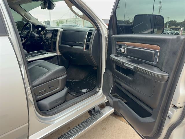 2018 RAM 2500 Laramie Crew Cab 4x4 6'4" Box