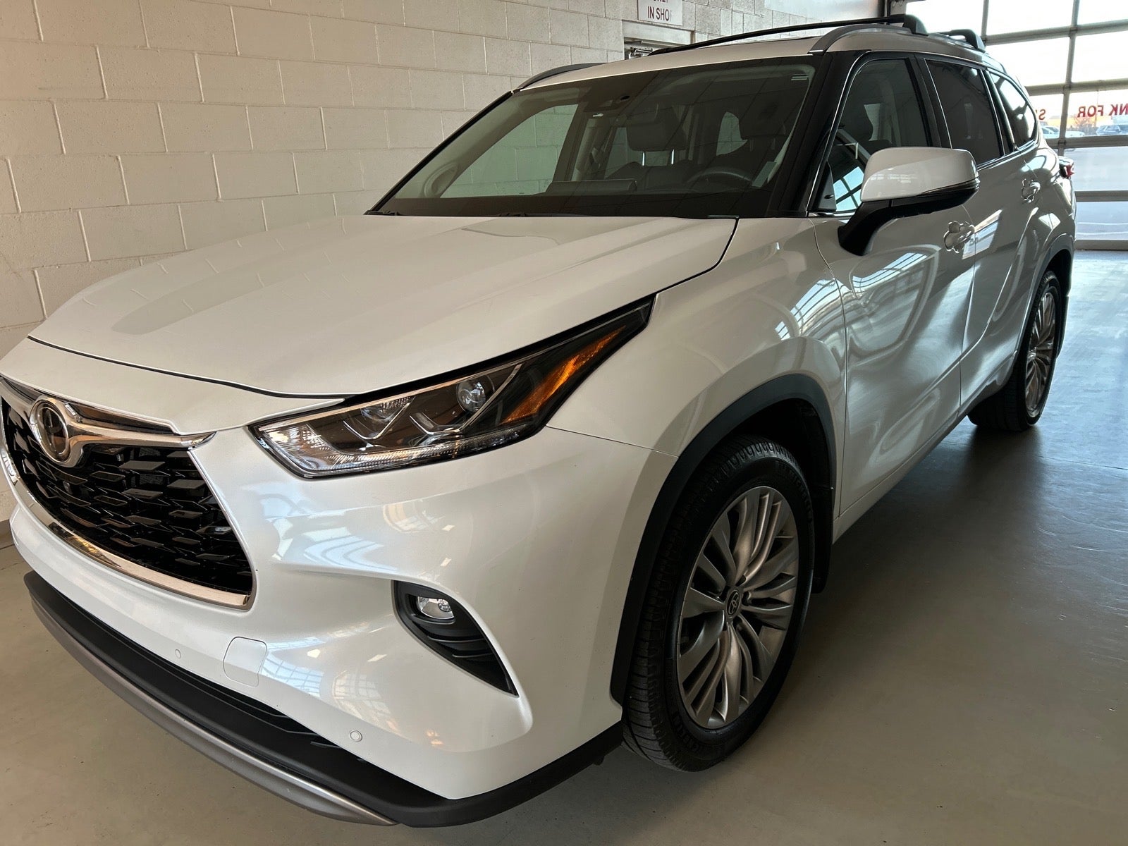 2022 Toyota Highlander Platinum